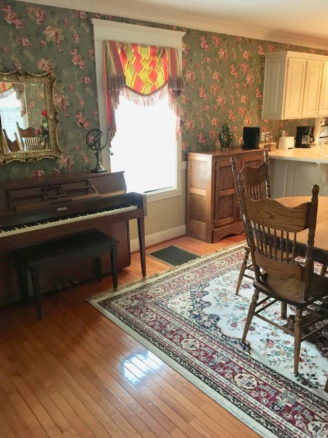 Villa Downtown Abode In The Heart Of The Bourbon Trail Lebanon Esterno foto
