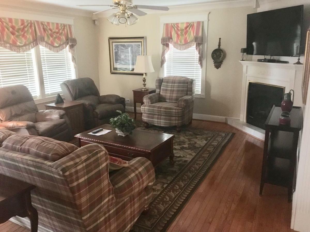 Villa Downtown Abode In The Heart Of The Bourbon Trail Lebanon Esterno foto